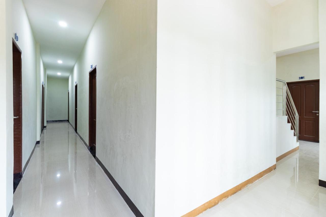 RedDoorz near Medan Amplas Deli Tua Bagian luar foto