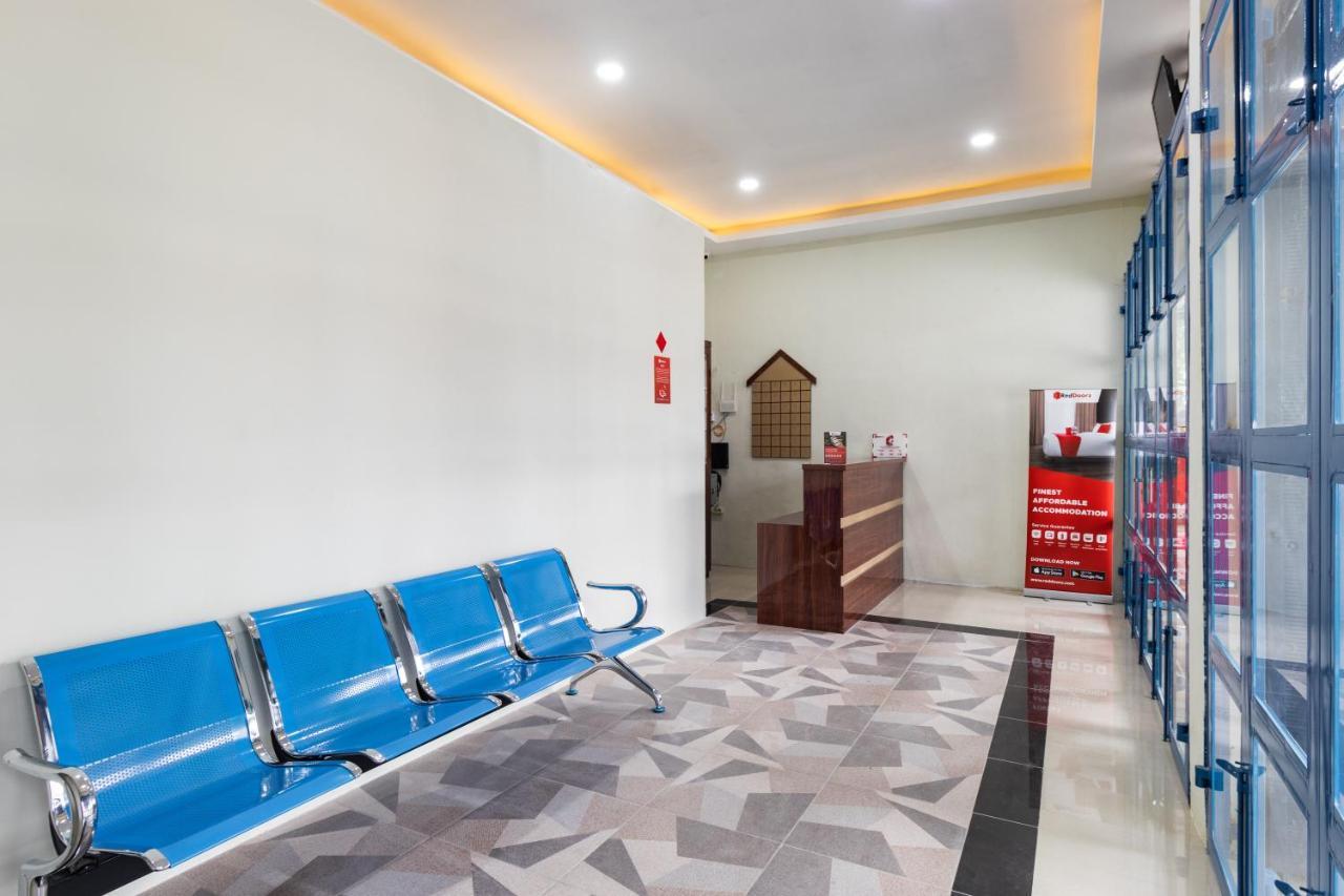 RedDoorz near Medan Amplas Deli Tua Bagian luar foto